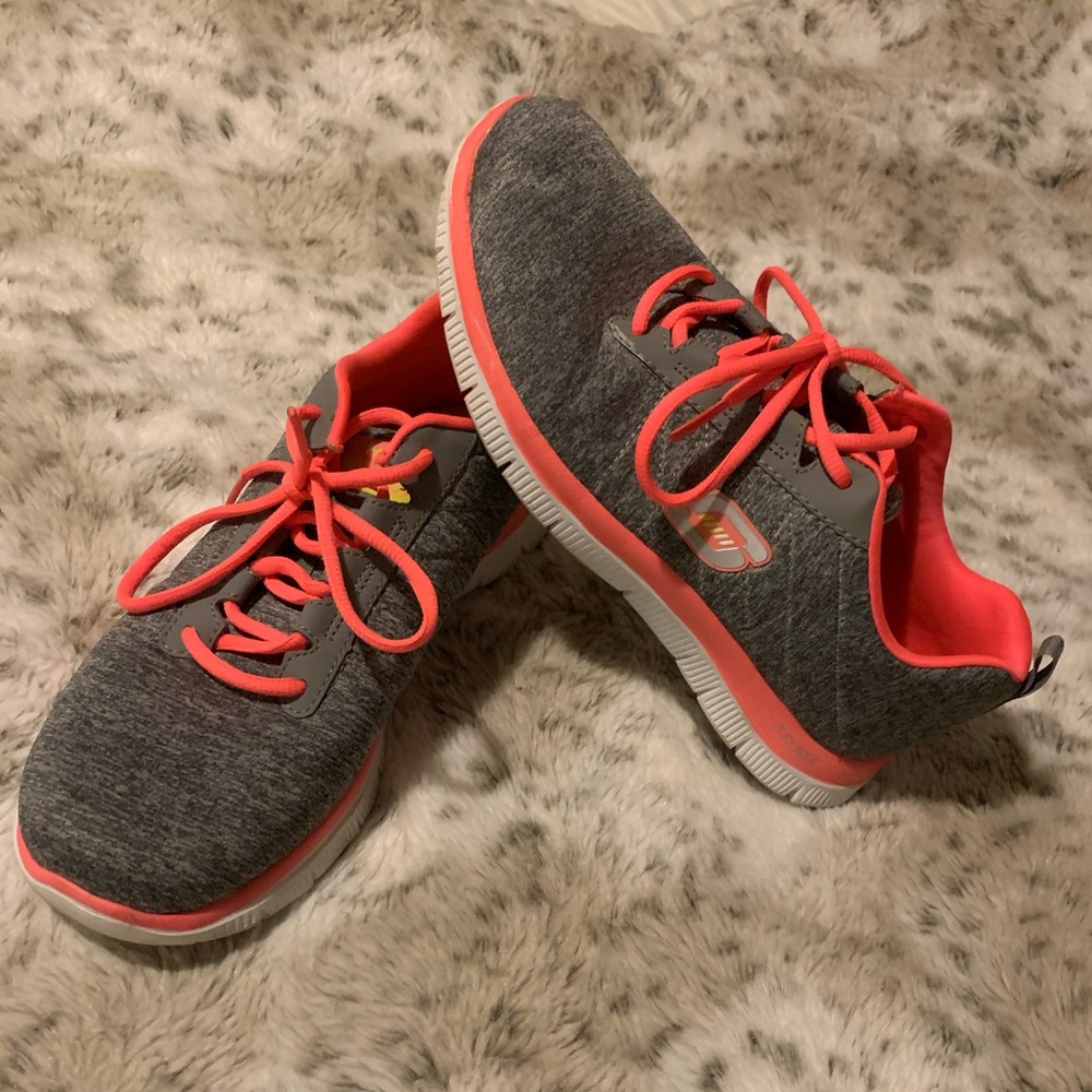 Sketchers Lightweight Sneakers